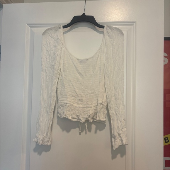 Hollister White Smocked Crop Top with Puff Long Sleeves - Picture 7 of 8
